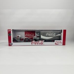 M2 Machines ‘70 Chevy C60 Truck & ‘70 Chevy C60 Truck TW06 20-14 Super Chase 250